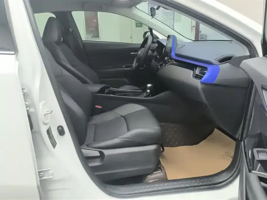 Toyota C-HR 2023 из CN, фото 7