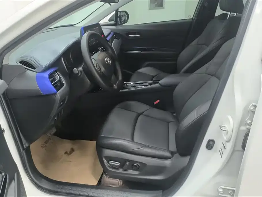 Toyota C-HR 2023 из CN, фото 3