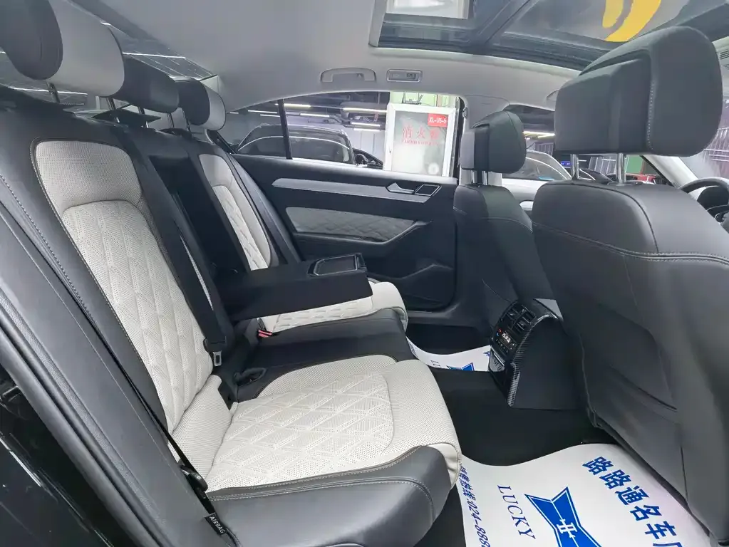Volkswagen Magotan 2023 из CN, фото 3