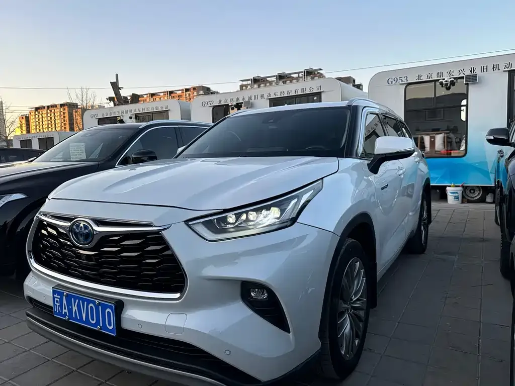 Toyota Highlander 2021 из CN, фото 1