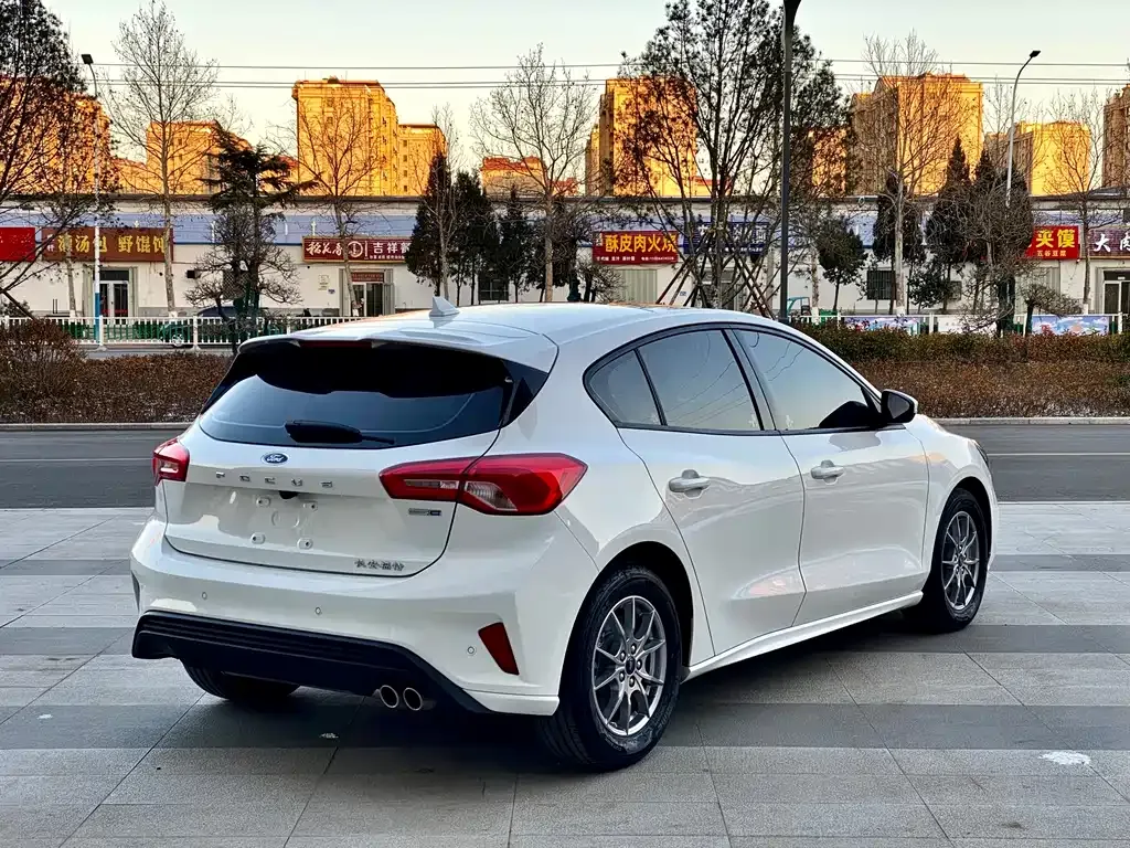 Ford Focus 2022 из CN, фото 5