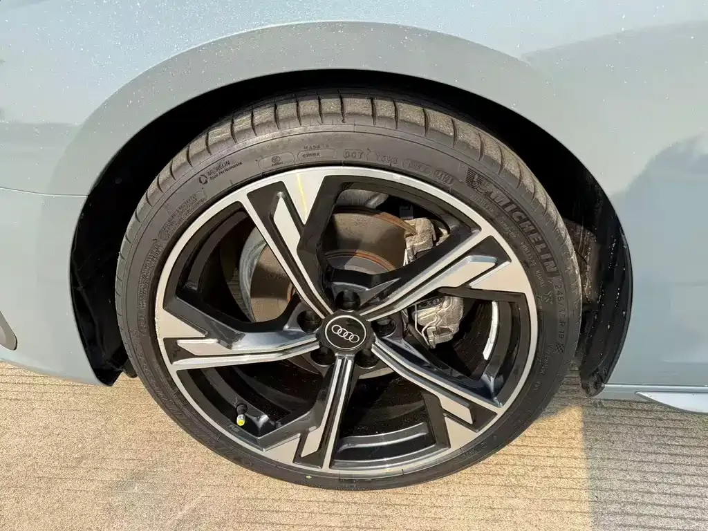 Audi A4L 2022 из CN, фото 7
