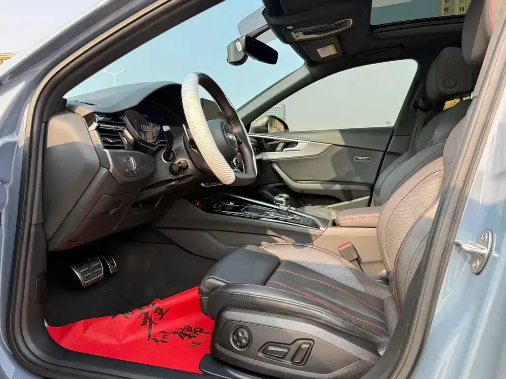 Audi A4L 2022 из CN, фото 8