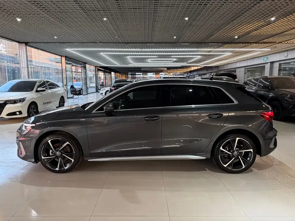 Audi A3 2022 из CN, фото 2