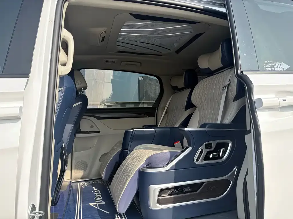 Buick GL8 2023 из CN, фото 6