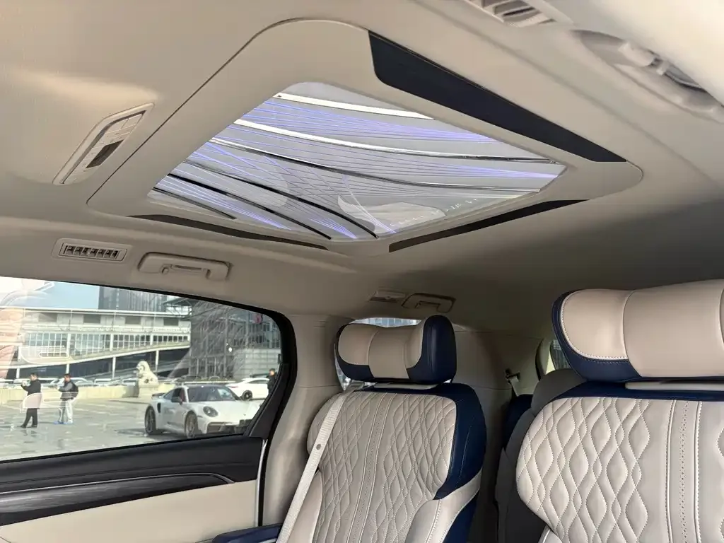 Buick GL8 2023 из CN, фото 8
