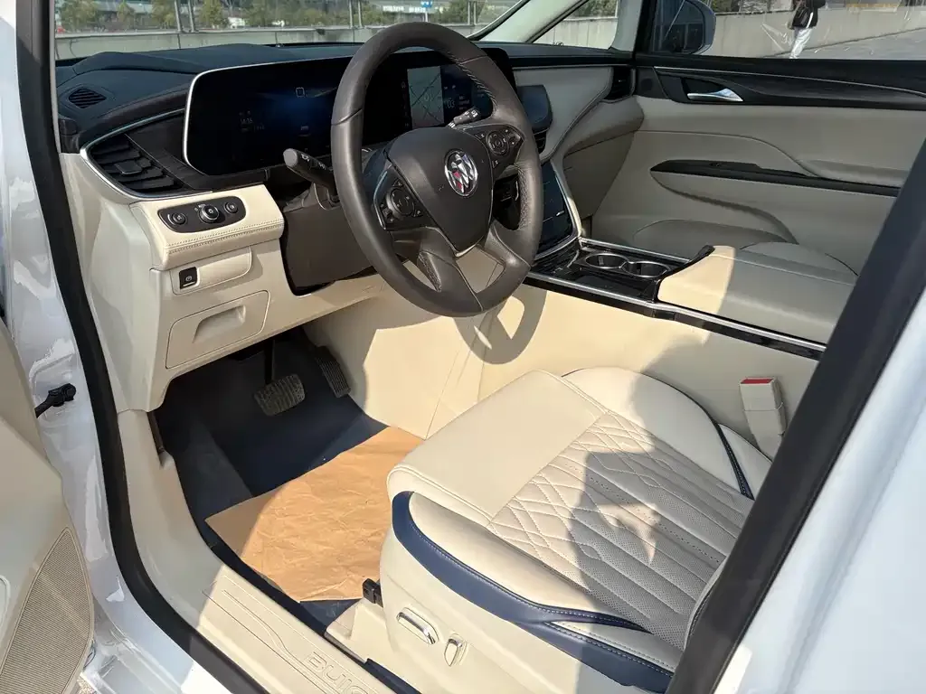 Buick GL8 2023 из CN, фото 2