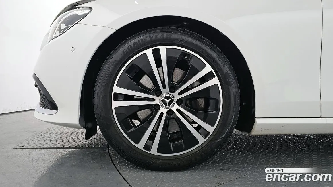 Mercedes-Benz E-Class 2021 из KR, фото 9