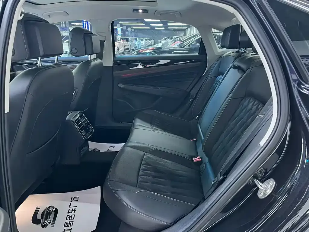 Volkswagen Passat 2021 из CN, фото 3