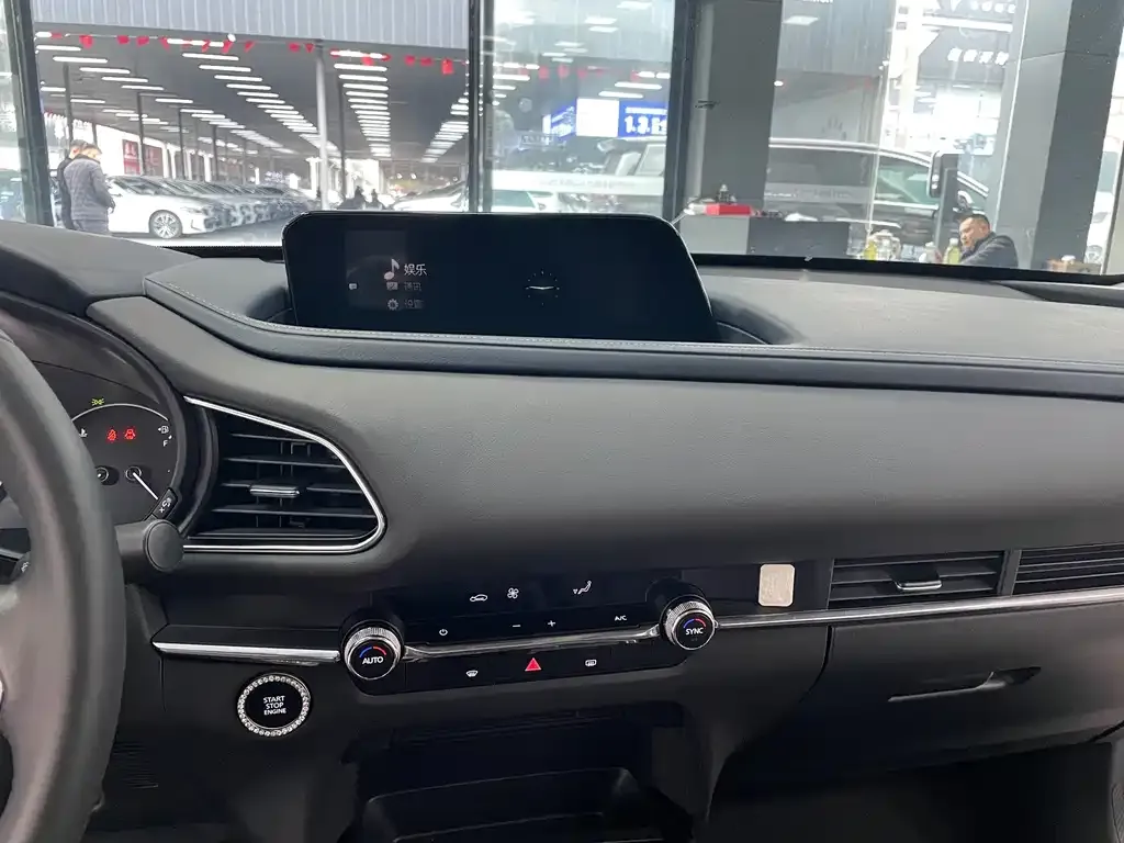Mazda CX-30 2021 из CN, фото 4