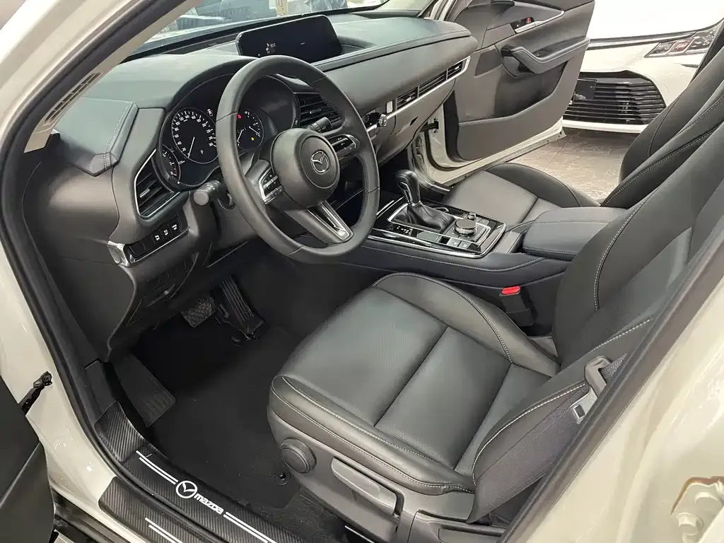 Mazda CX-30 2021 из CN, фото 10