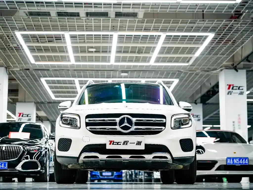 Mercedes-Benz GLB — фото 9