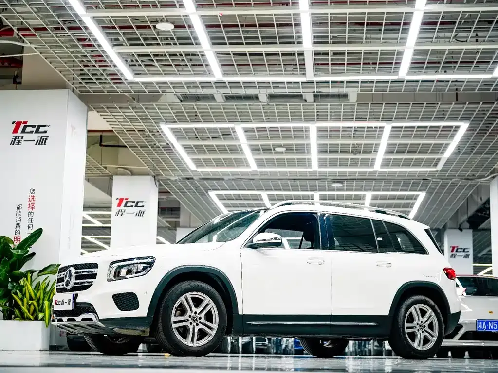 Mercedes-Benz GLB — фото 8