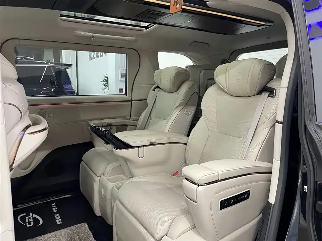 Lexus LM 2024 из CN, фото 3