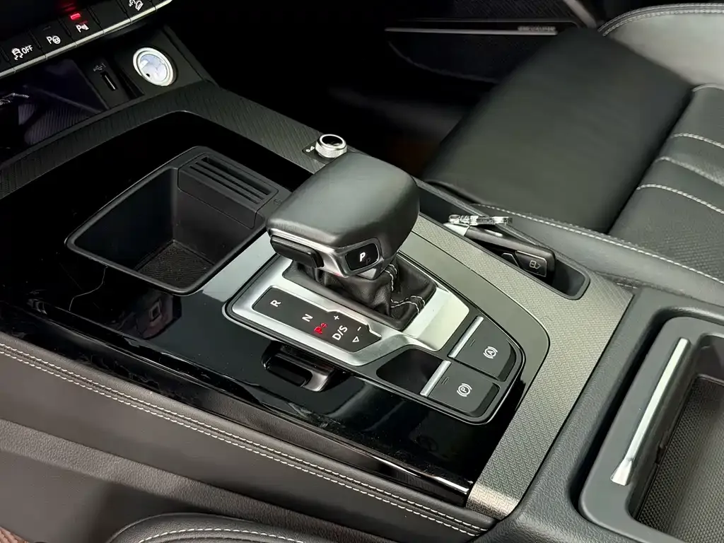 Audi Q5L 2021 из CN, фото 3