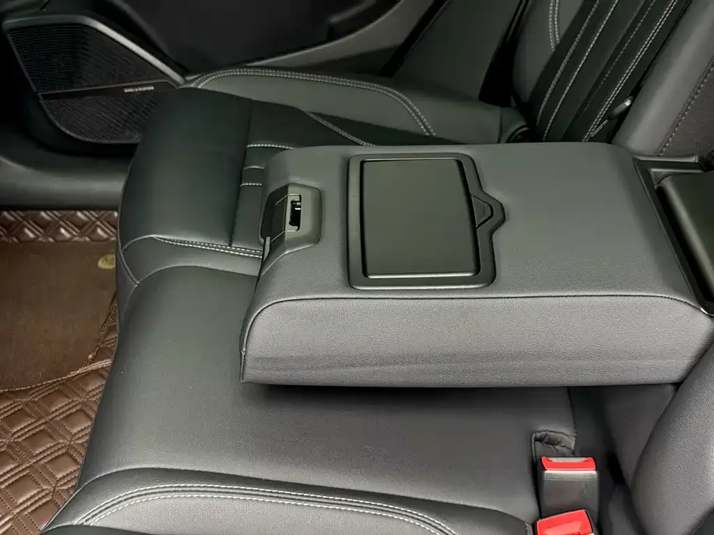 Audi Q5L 2021 из CN, фото 7