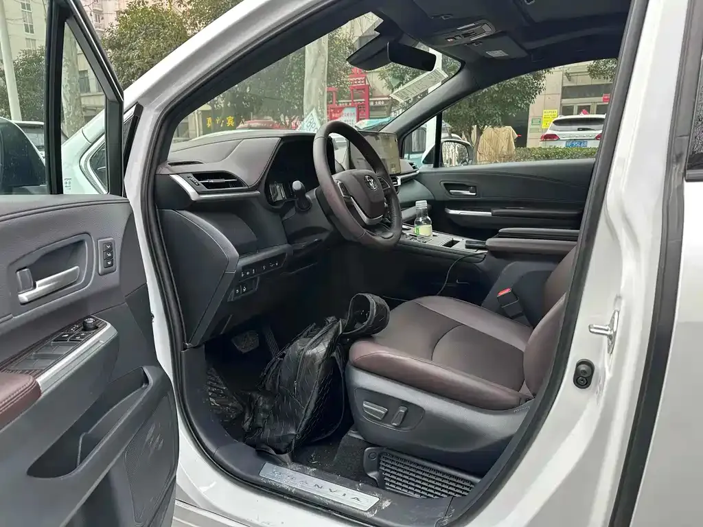 Toyota Granvia 2026 из CN, фото 6