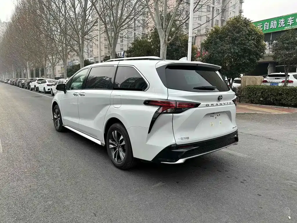 Toyota Granvia 2026 из CN, фото 10