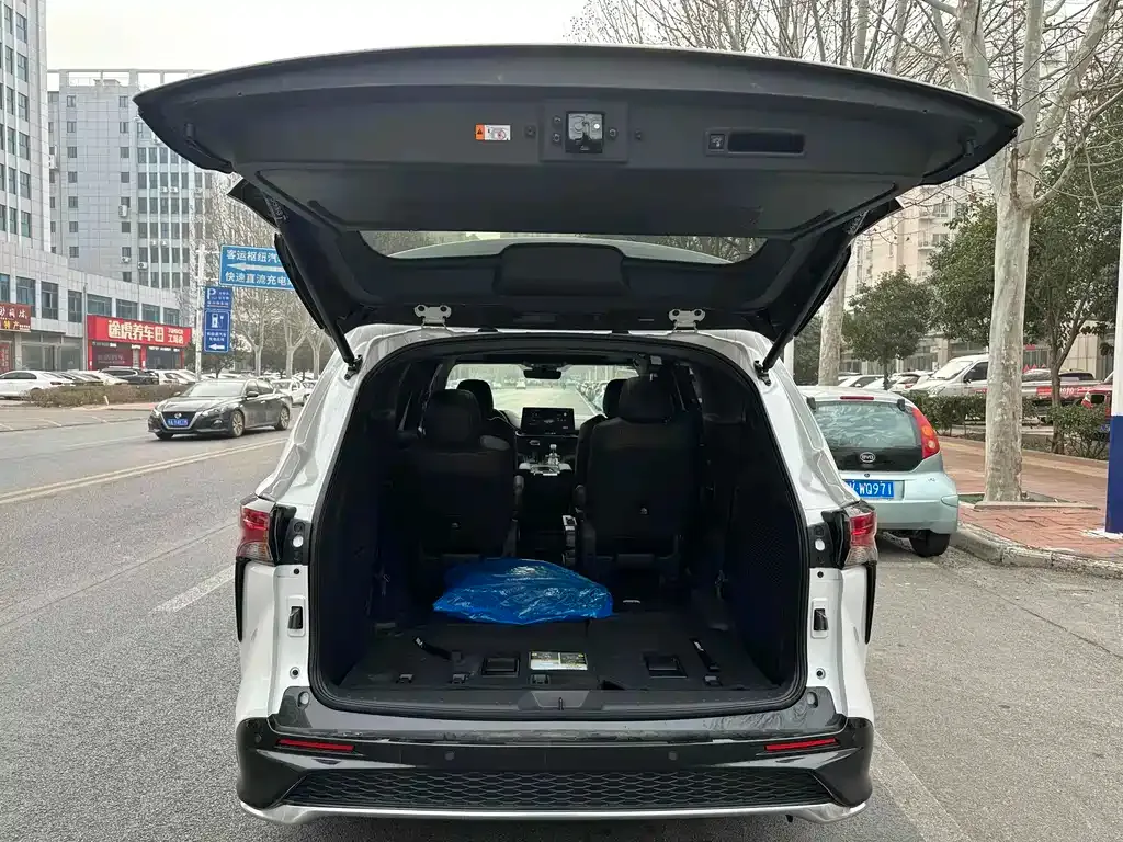 Toyota Granvia 2026 из CN, фото 9