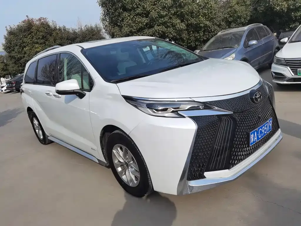 Toyota Granvia 2024 из CN, фото 8