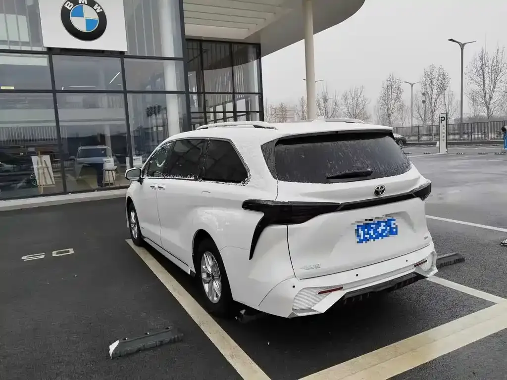 Toyota Granvia 2024 из CN, фото 10