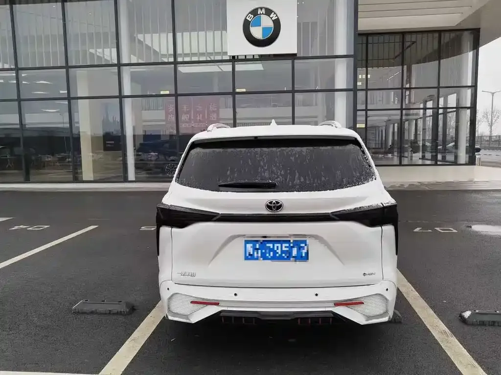 Toyota Granvia 2024 из CN, фото 3
