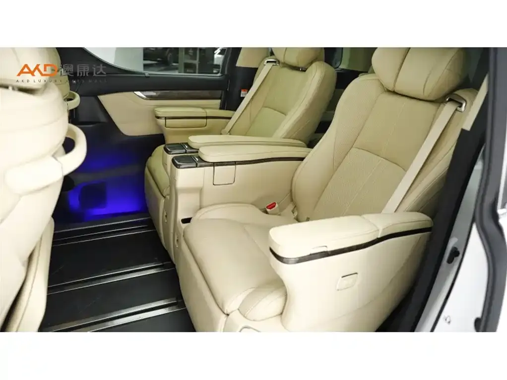 Toyota Vellfire 2022 из CN, фото 9