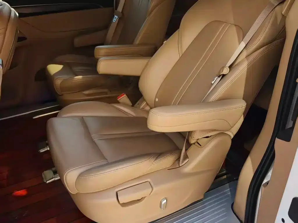 Buick GL8 2021 из CN, фото 6