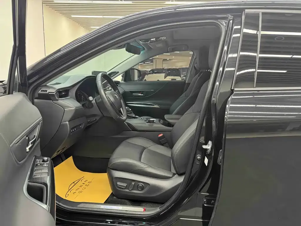 Toyota Venza 2023 из CN, фото 9