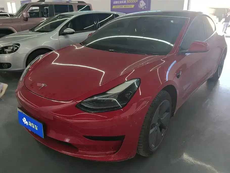Tesla Model 3 — фото 1