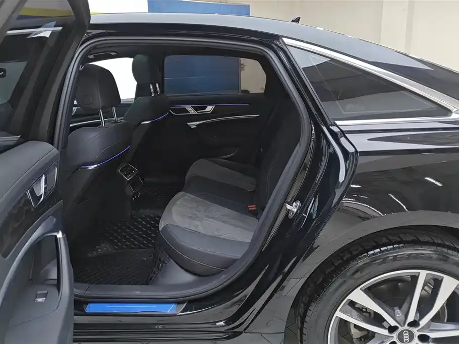 Audi A6L 2024 из CN, фото 7