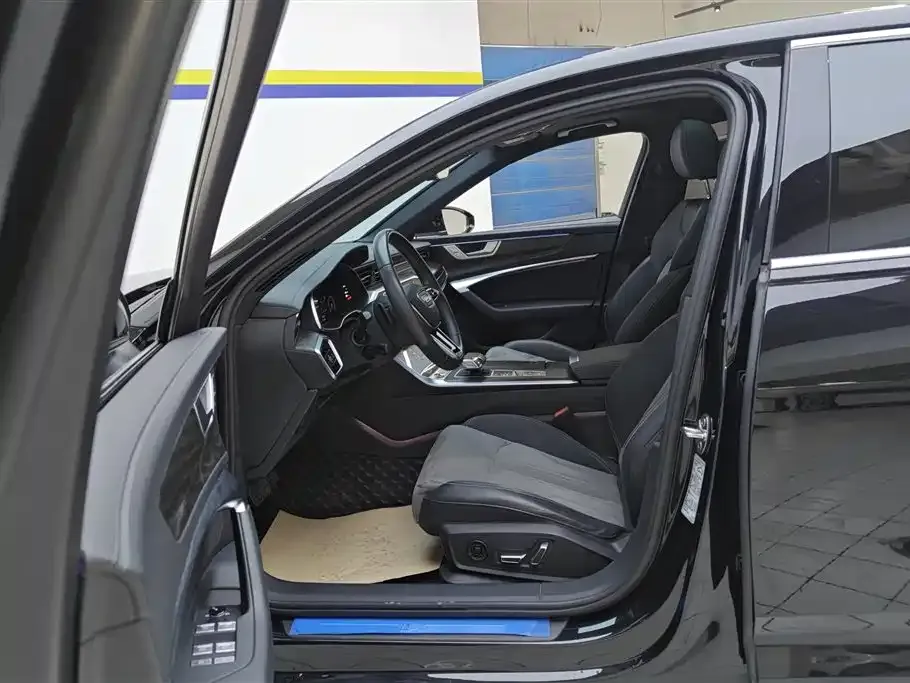 Audi A6L 2024 из CN, фото 8