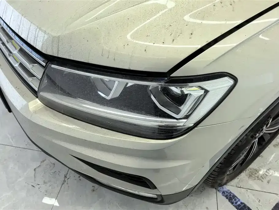 Volkswagen Tiguan L — фото 9