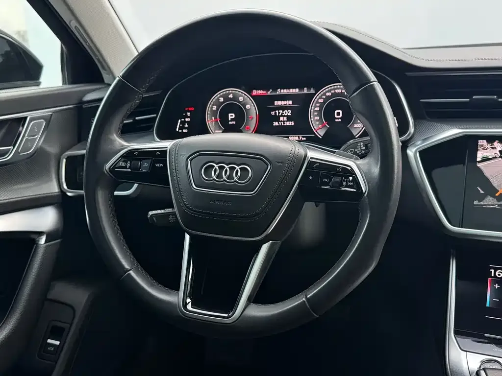 Audi A6L — фото 8