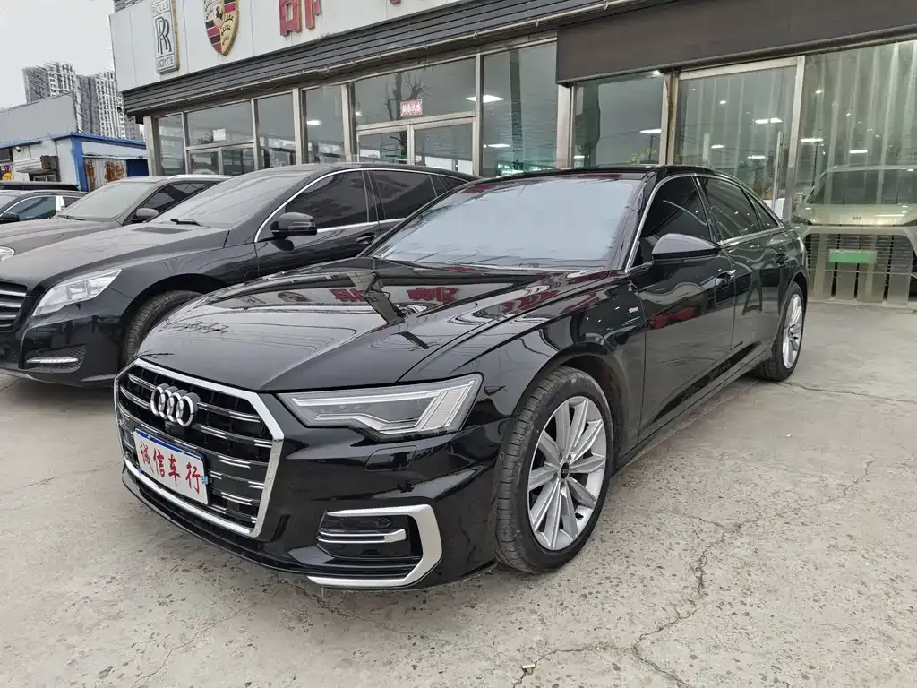 Audi A6L — фото 1