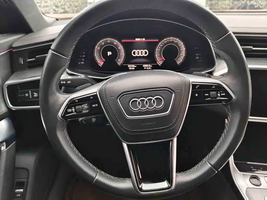 Audi A6L — фото 5