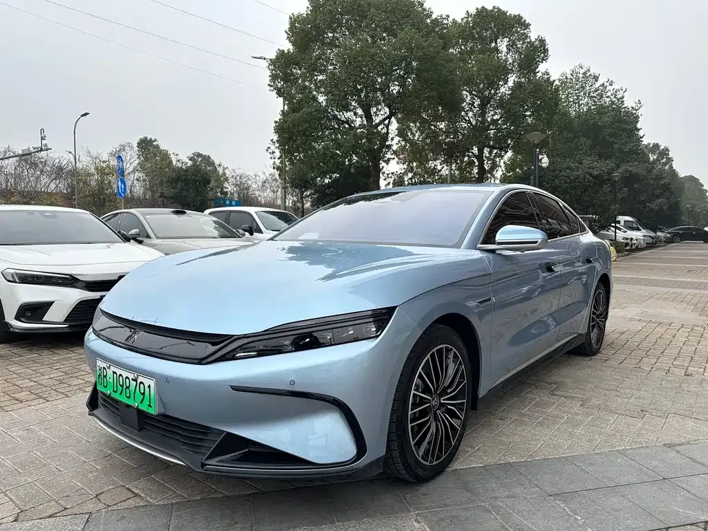 BYD Han — фото 1