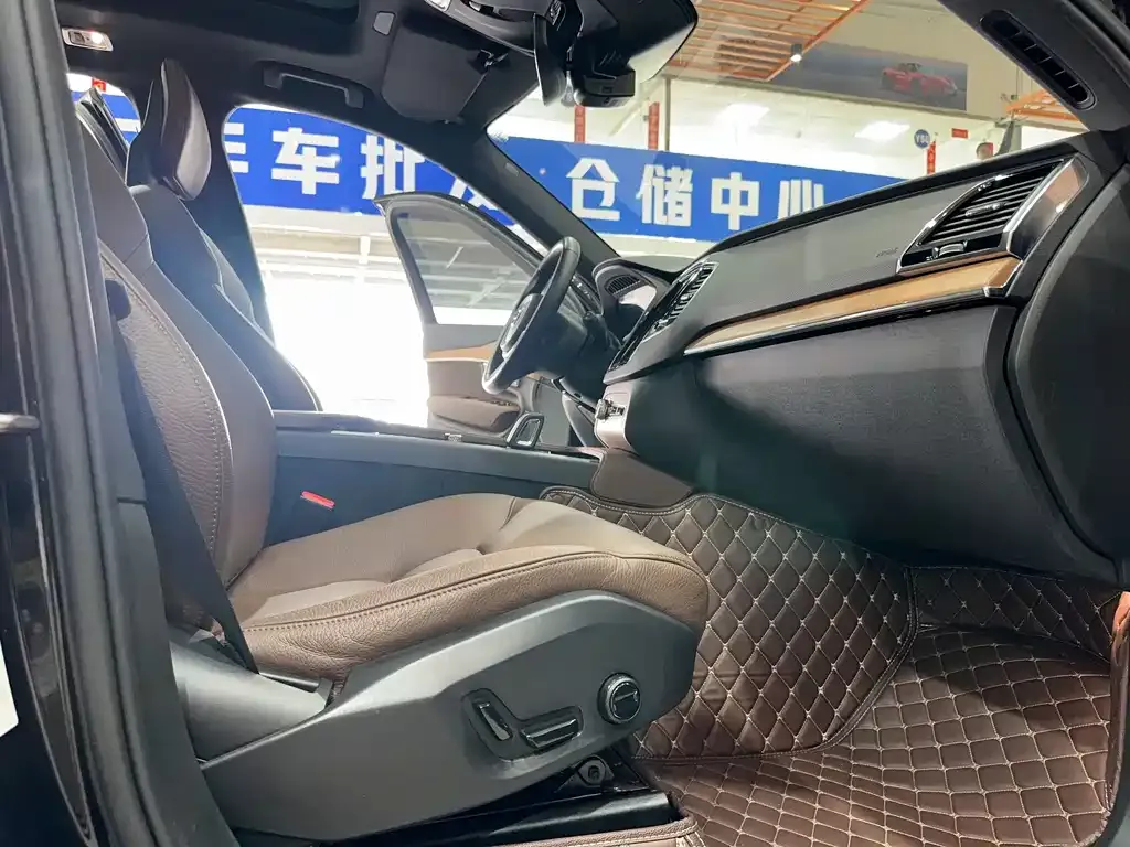 Volvo XC90 2021 из CN, фото 9