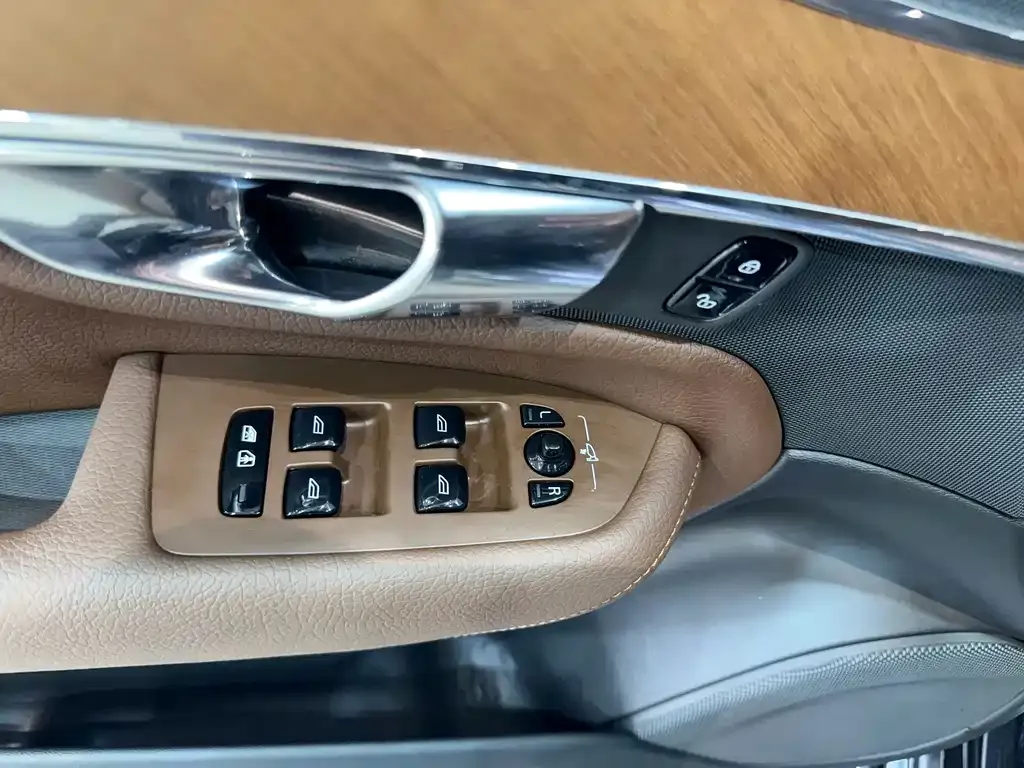 Volvo XC90 2021 из CN, фото 3