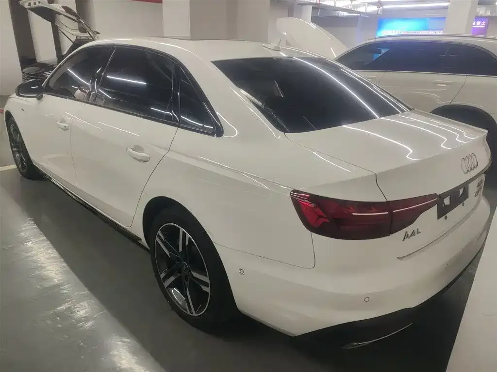 Audi A4L 2023 из CN, фото 10
