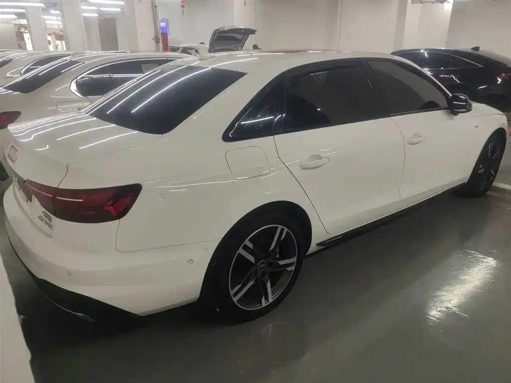 Audi A4L 2023 из CN, фото 5