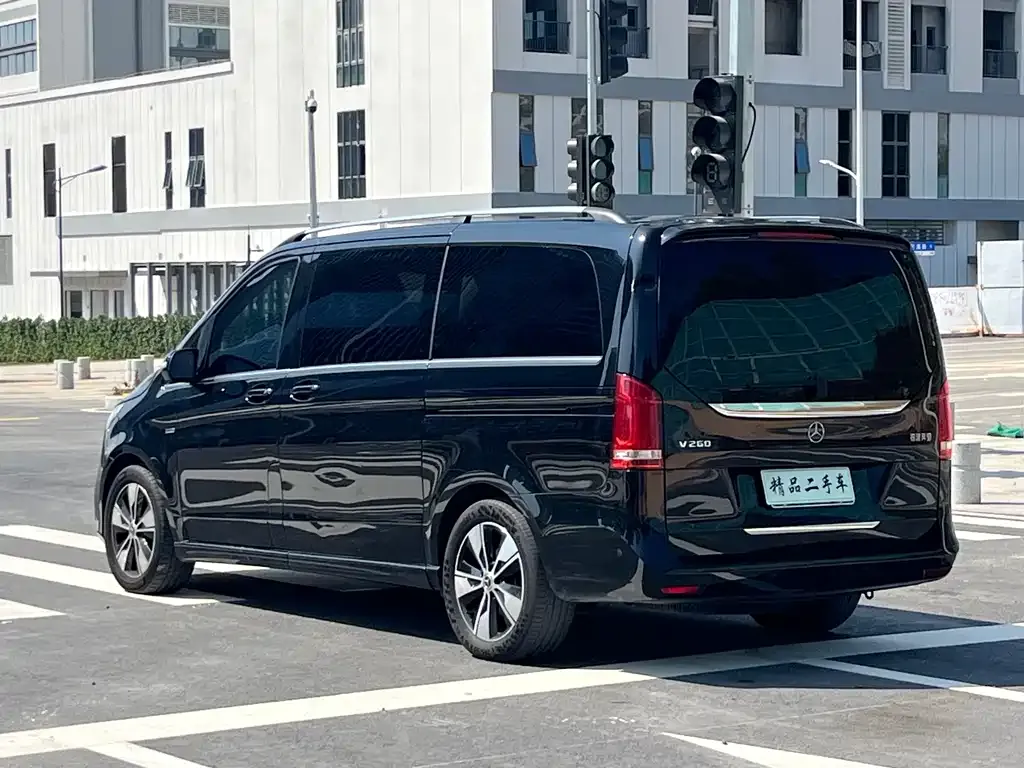 Mercedes-Benz V-Class 2024 из CN, фото 3
