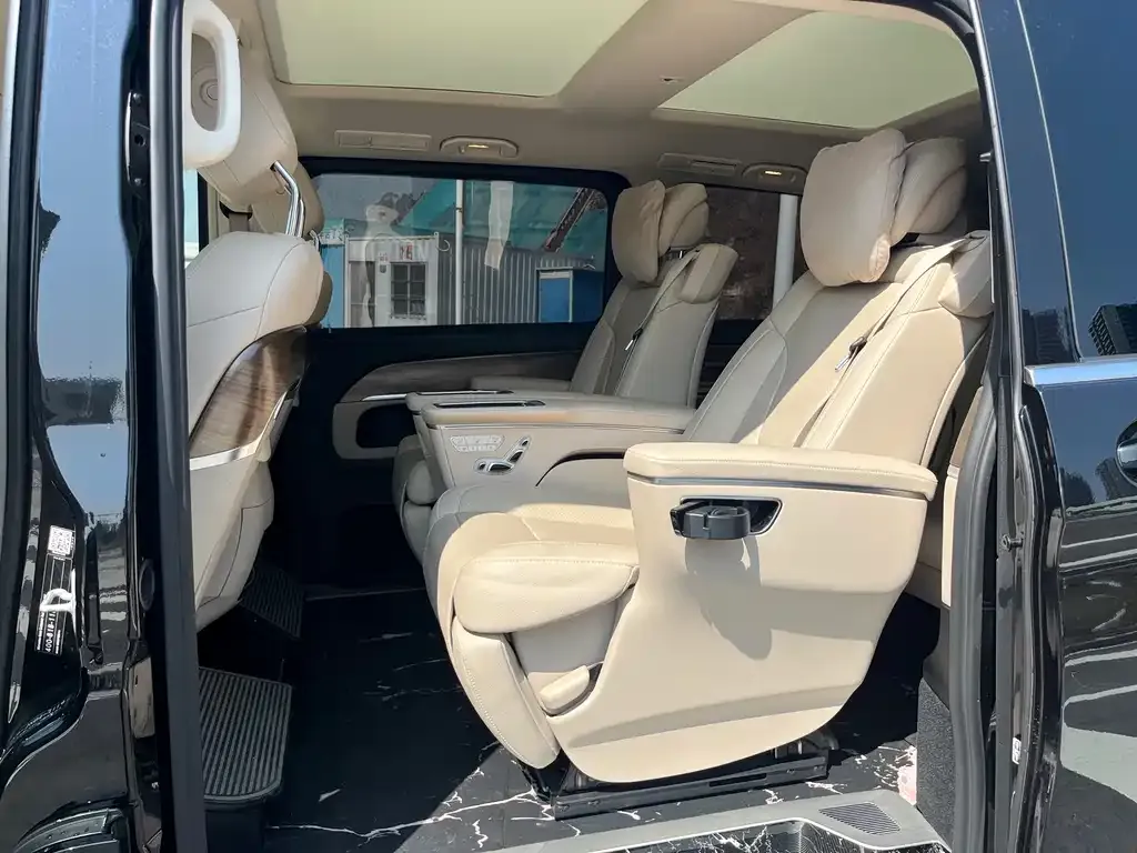 Mercedes-Benz V-Class 2024 из CN, фото 10