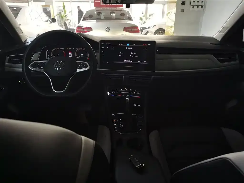 Volkswagen Bora 2024 из CN, фото 3