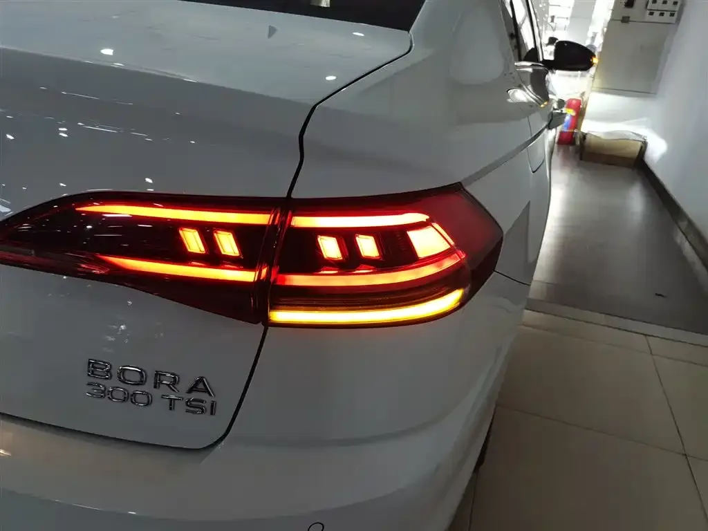 Volkswagen Bora 2024 из CN, фото 8