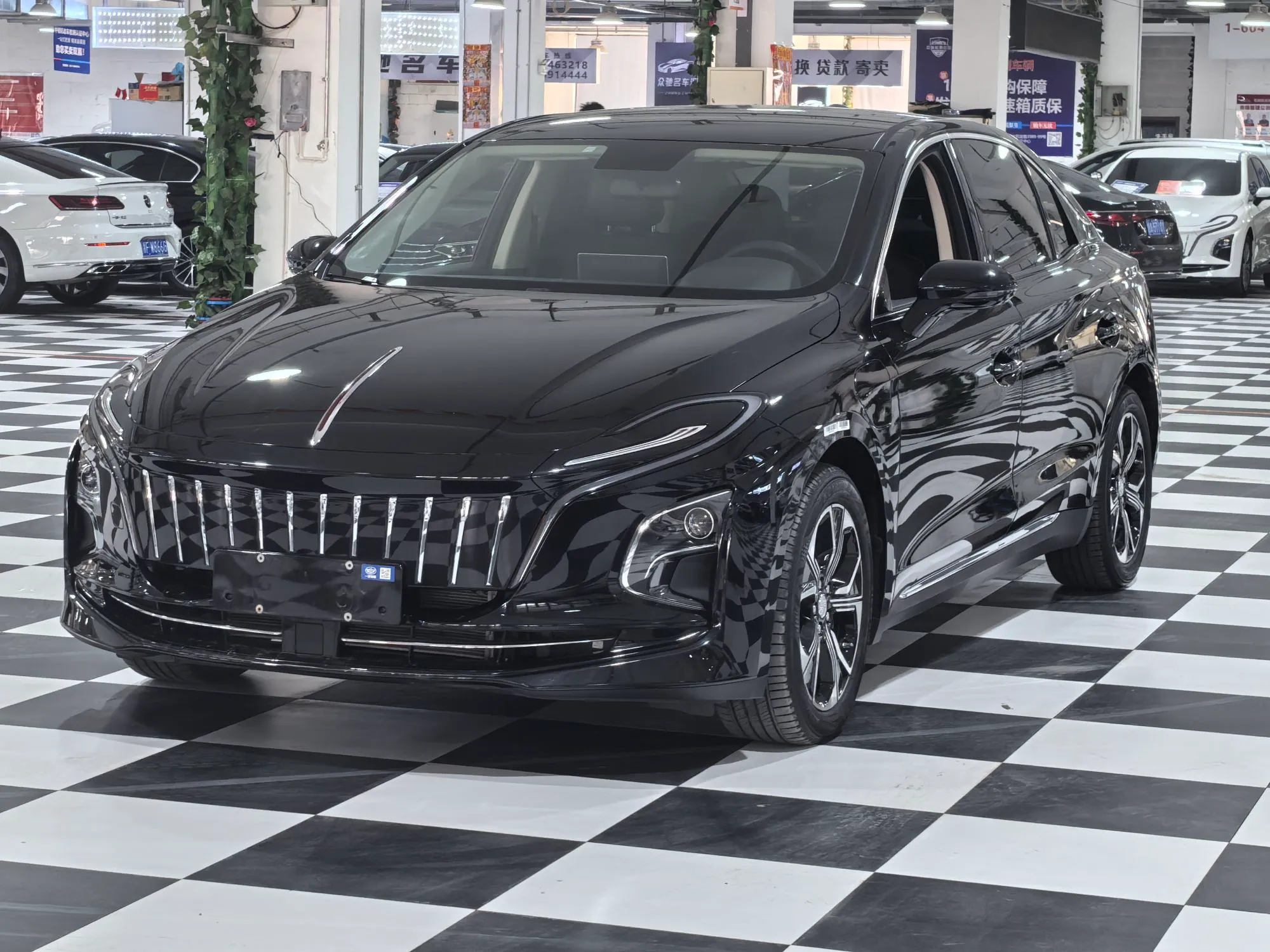 Hongqi E-QM5 2023 из CN, фото 1