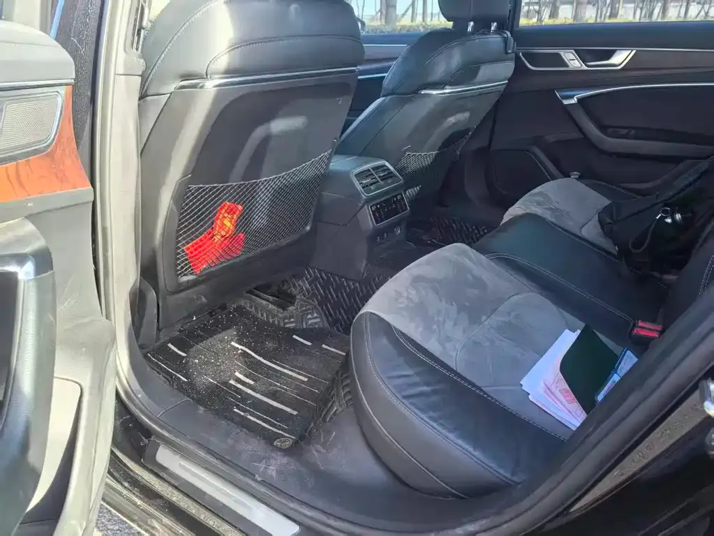 Audi A6L 2022 из CN, фото 2