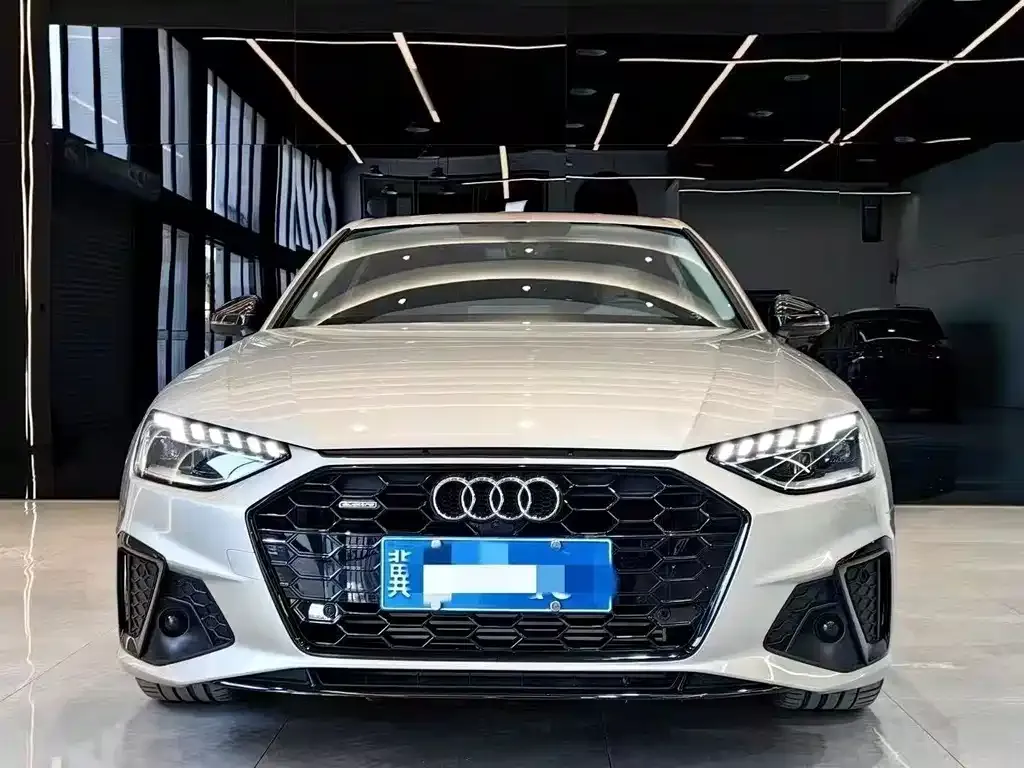 Audi A4L 2022 из CN, фото 9