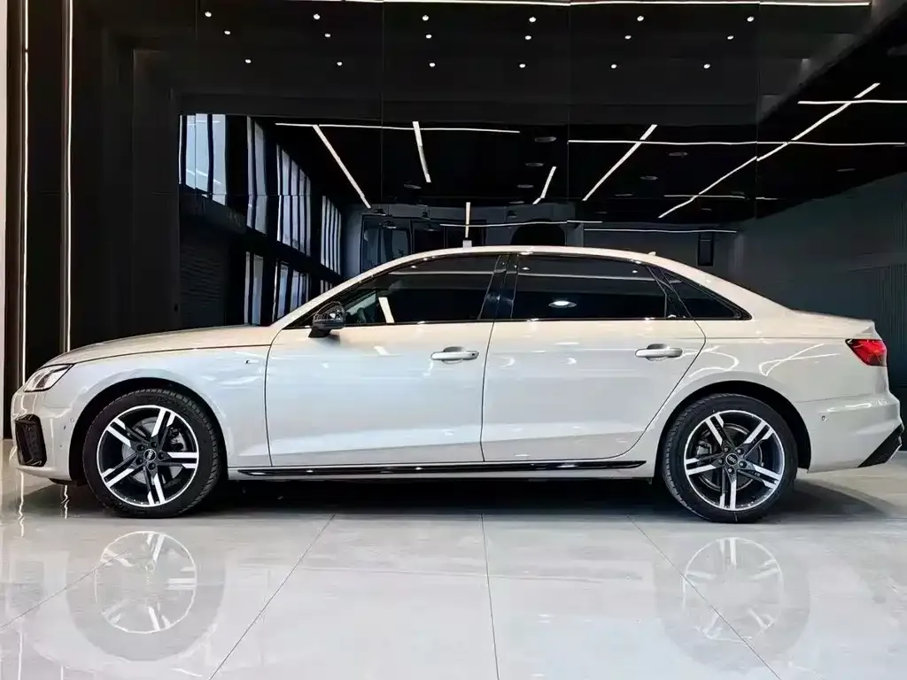 Audi A4L 2022 из CN, фото 3