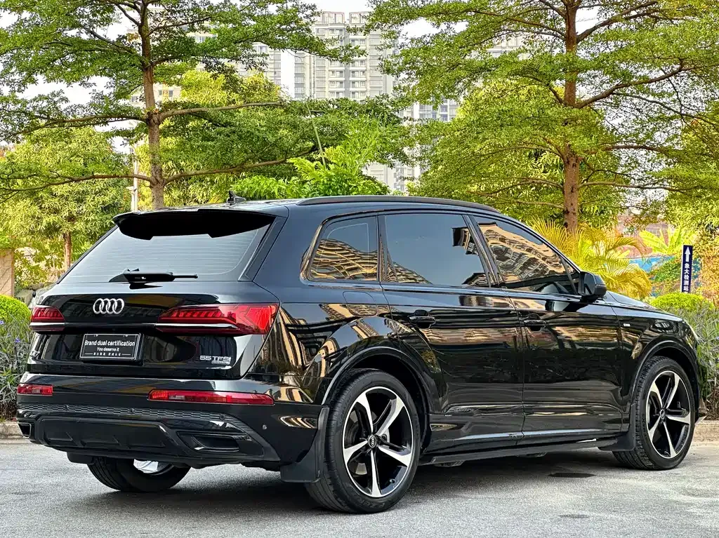 Audi Q7 2023 из CN, фото 10